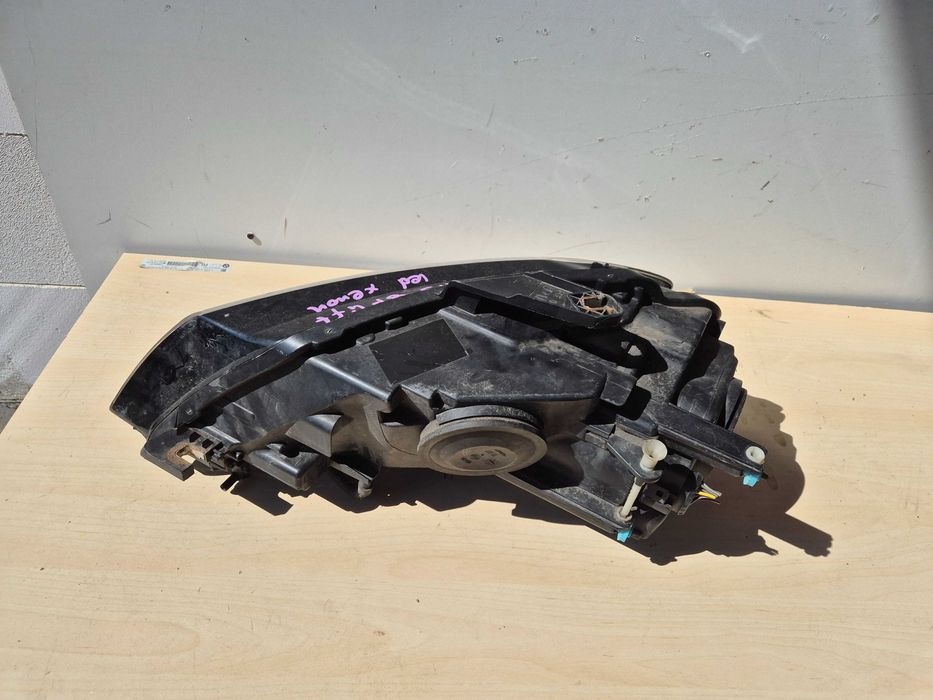 Audi A3 8P lift lampa przednia prawa led xenon.