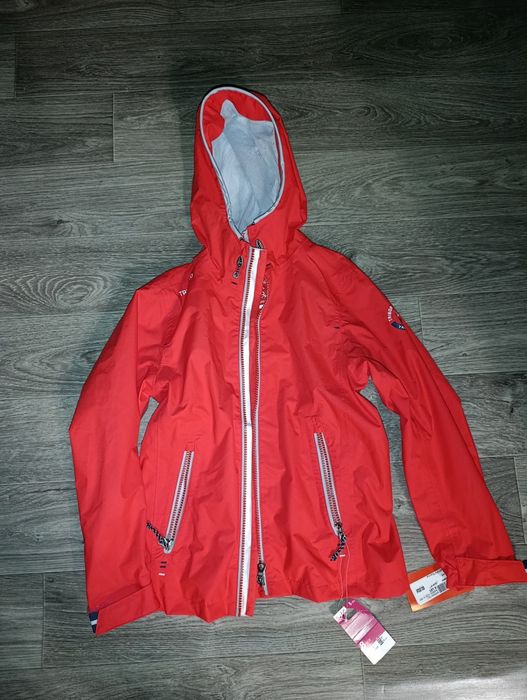 Курточка - ветровка новая
