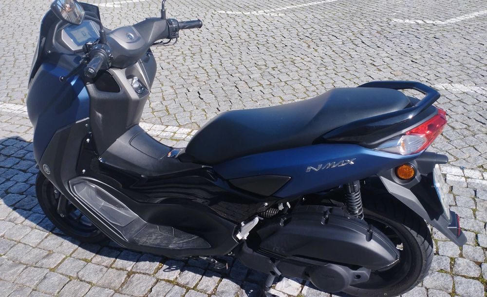 Scooter Yamaha NMax 125 connect bom estado Nov2021