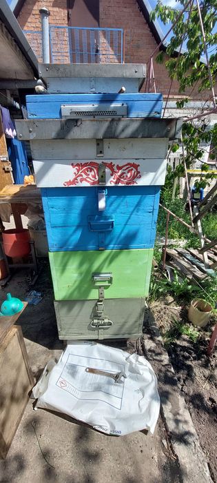 Вулики і підстави під них