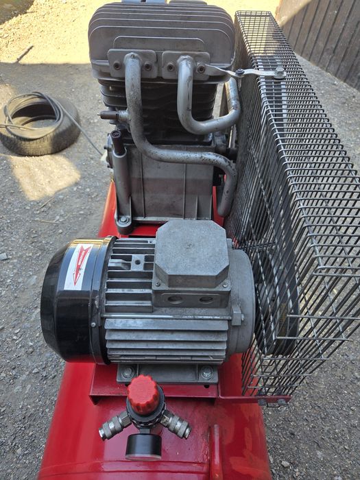 Kompresor powietrza  tłokowy sprężarka GGA made in italy 270L 10 bar 5,5kw