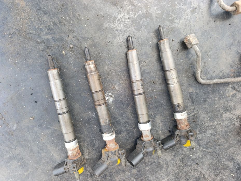 Wtryski pompowtryskiwacze przewody listwa paliwowa VW t5 t6 2.0 TDI