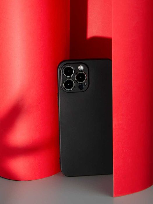 Класичний чорний силіконовий чохол з захистом камери iPhone 13 Pro Max