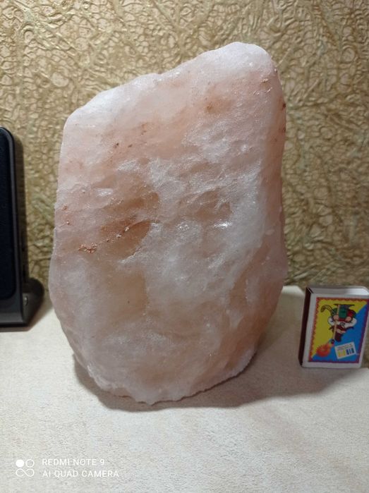 Лампа соляная скала.