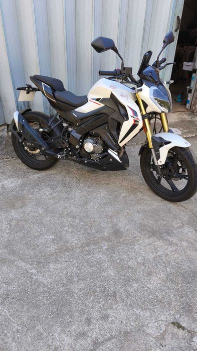 Keeway RKF 125 2022 — 9500km — Impecável