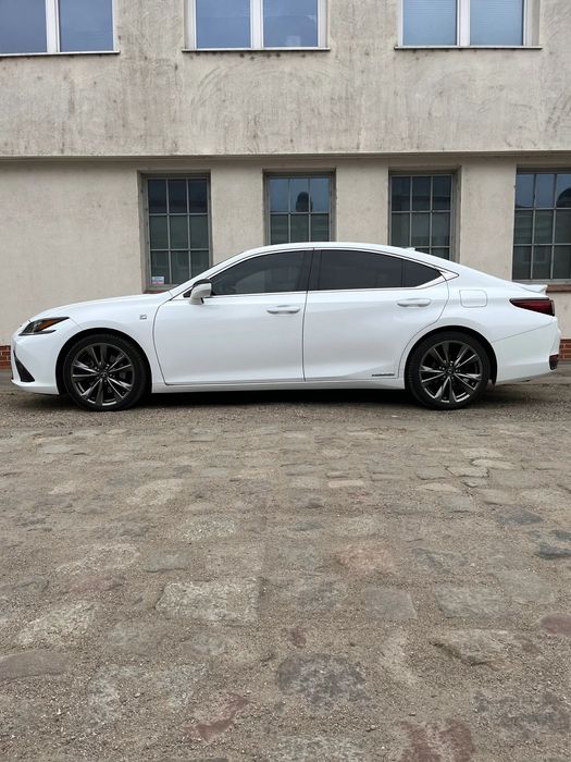 Lexus ES Lexus ES F-Sport - Mark&Lewinson - salon Polska