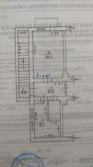 Продається однокімнатна квартира-студія.