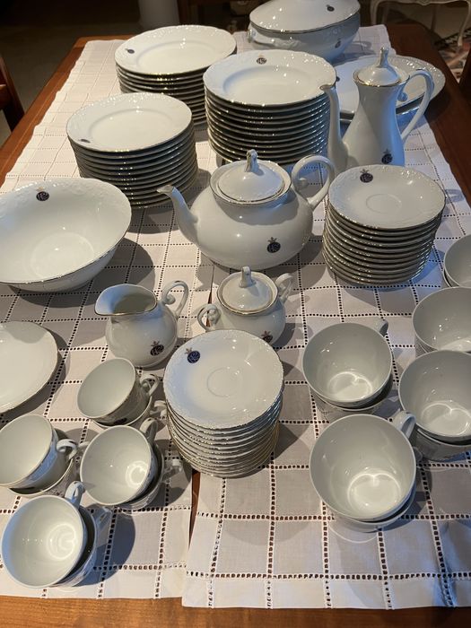 Serviço completo ( 93 peças) de porcelana inglesa George V