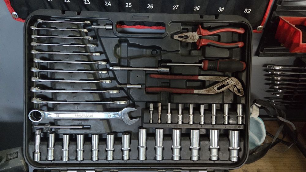 Набор инструмента INTERTOOL ET-8233