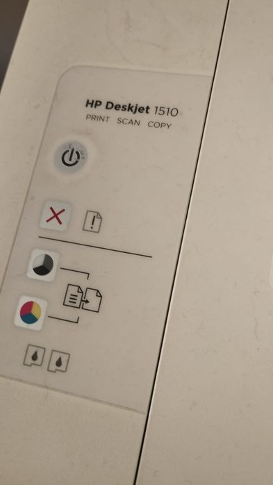 Impressora HP Deskjet 1510 a funcionar.