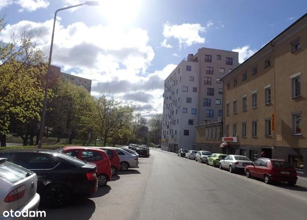 Lokal na wynajem w biurowcu z parkingiem i windą