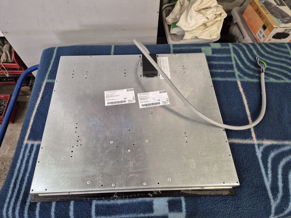 Płyta ceramiczna Amica uszkodzone szkło