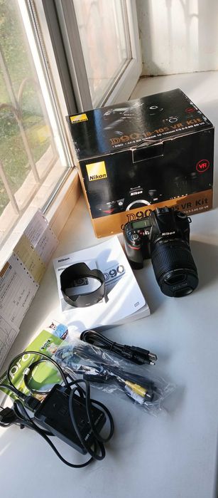 Продам NIKON D90 kit 18-105
