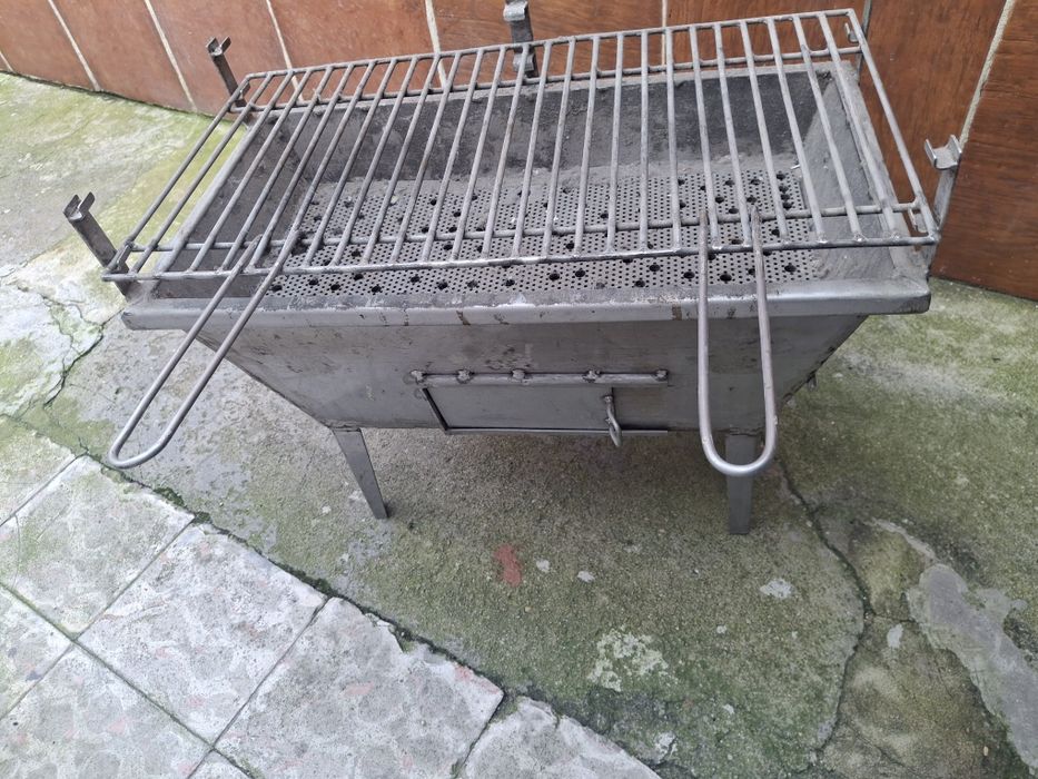 Assador 4 milimetros de espessura e grelha em inox