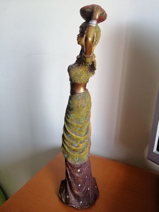 Estatueta Marfinite