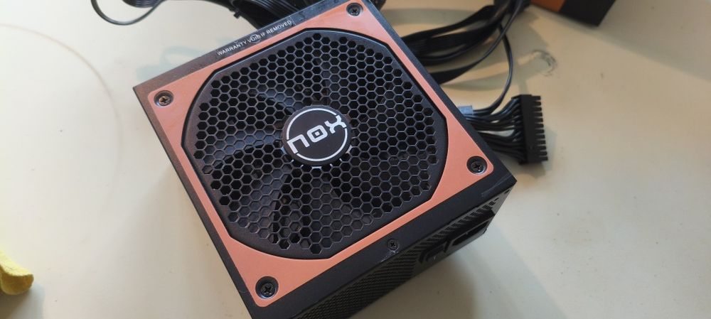 Fonte de alimentação NOX Urano 750W 80+ Bronze