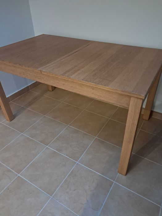 Mesa de IKEA usada