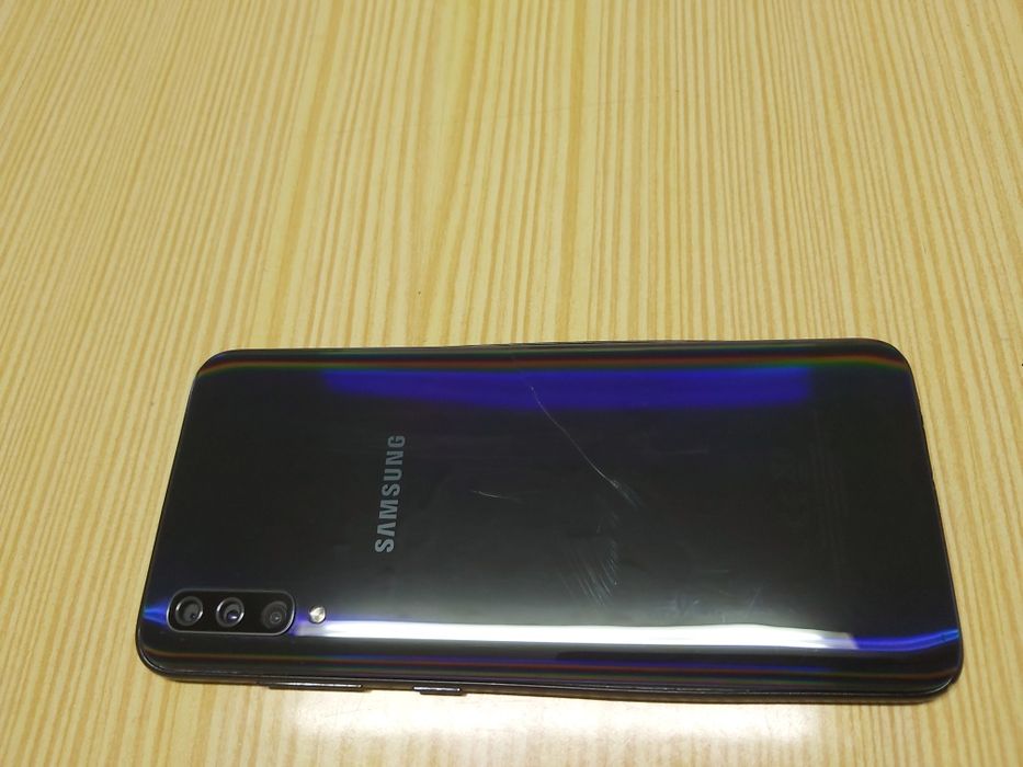 Samsung A 70 128Gb--6G ram