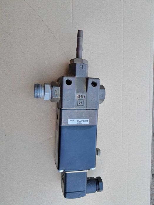 Elektrozawór zawór elektromagnetyczny 3/2 Burkert 0340. 230V AC 41329