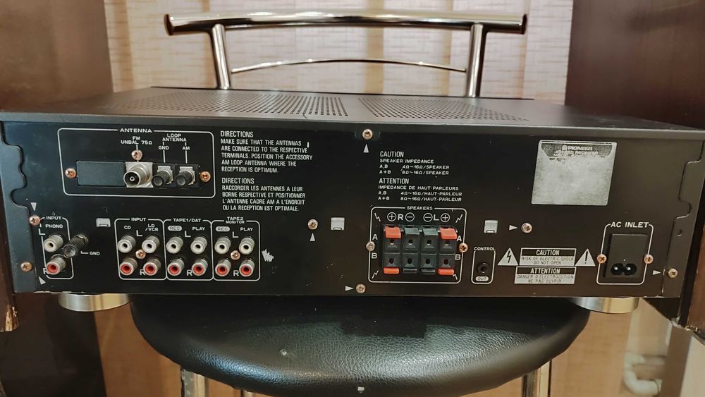 Усилитель-Ресивер  Pioneer SX-702. Звук !