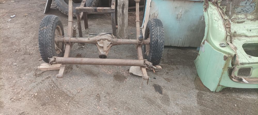 Продам задній міст з карданом від москвича