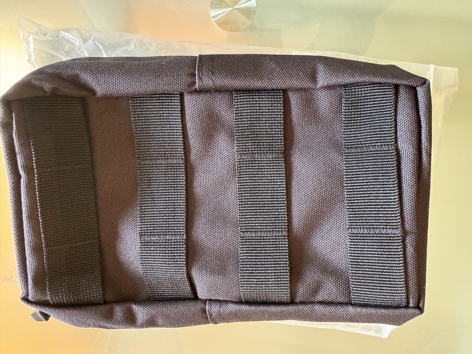 Bolsa multiusos em goretex , estado nova.