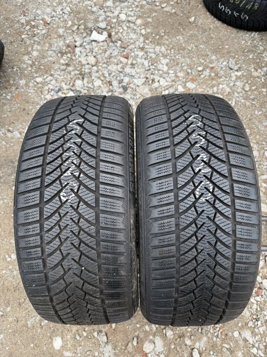 Opony zimowe 235/35/19 Semperit 2szt 8mm 2024r