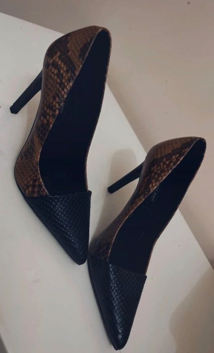 Sapato stiletto Zara novo