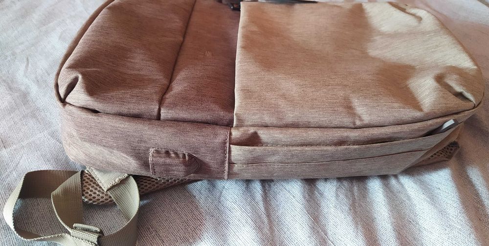 Рюкзак для ноутбука Rivacase 7562 Grey/Mocha 15.6