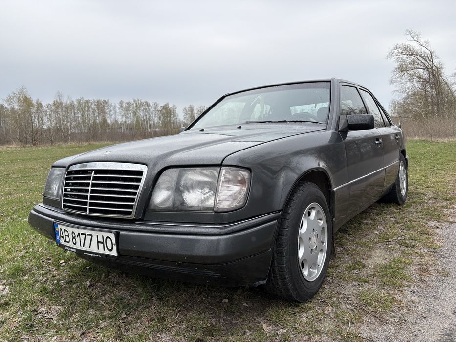 Mercedes-Benz E-Class 1990