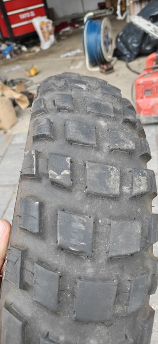 Witam dwie opony  Michelin Anakee 21/90/90  druga 150/70  17