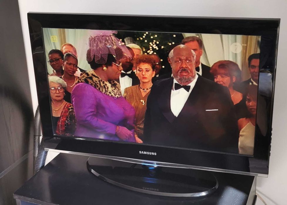 Telewizor Samsung LE32A551P2R 32" HDMI - uszkodzony, nie włącza się !