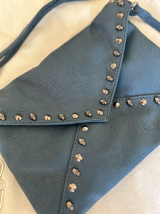 Bolsa com tachas