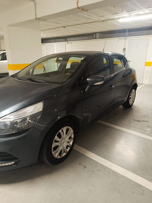 Carro Clio 2019 excelente