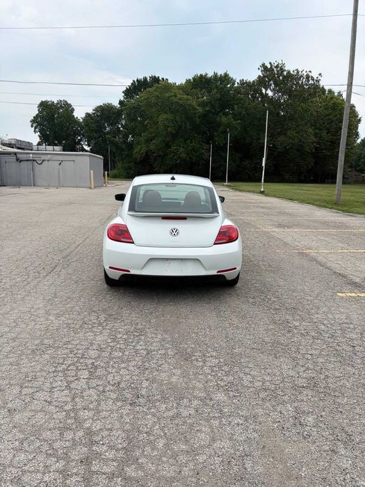 Volkswagen Beetle SE      2016