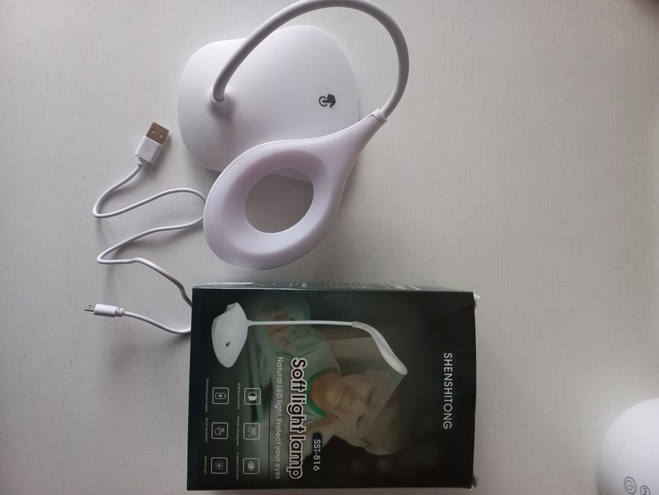 Лампа світильник акумуляторний LED настільний