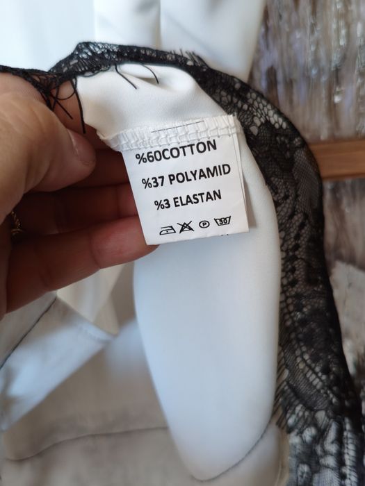 Bluzka na ramiączkach z koronką L