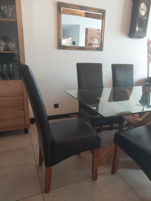 Szklany stół plus krzesła