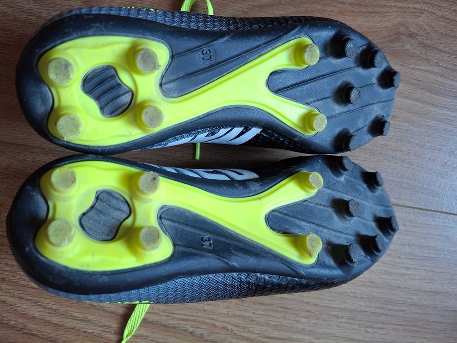 Бутсы мальчику, р. 37