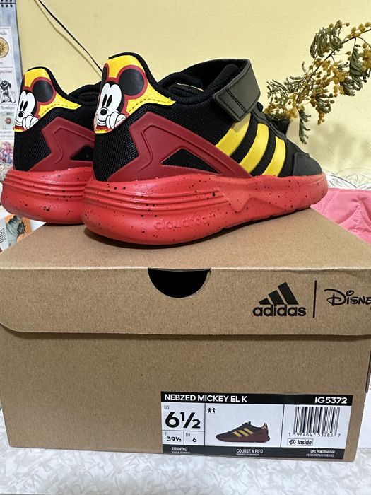 Кросівки Adidas нові унісекс 24,5см устілка, розмір 6,5 US