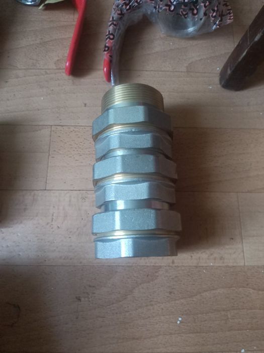 Краны шаровые новые 11/2"и11/4"клапана ,американки