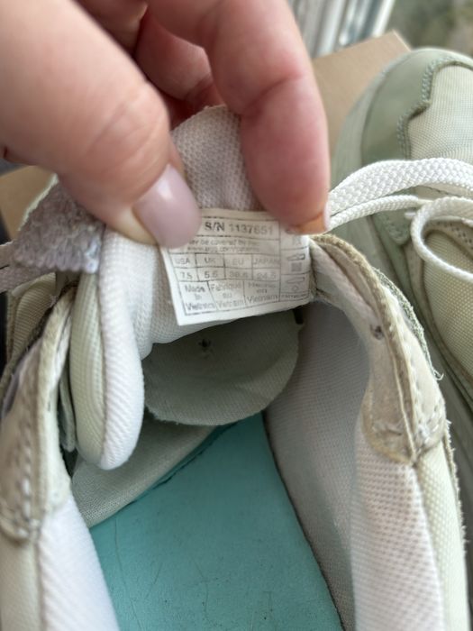 Продам оригинальные кросовки Ugg 38.5