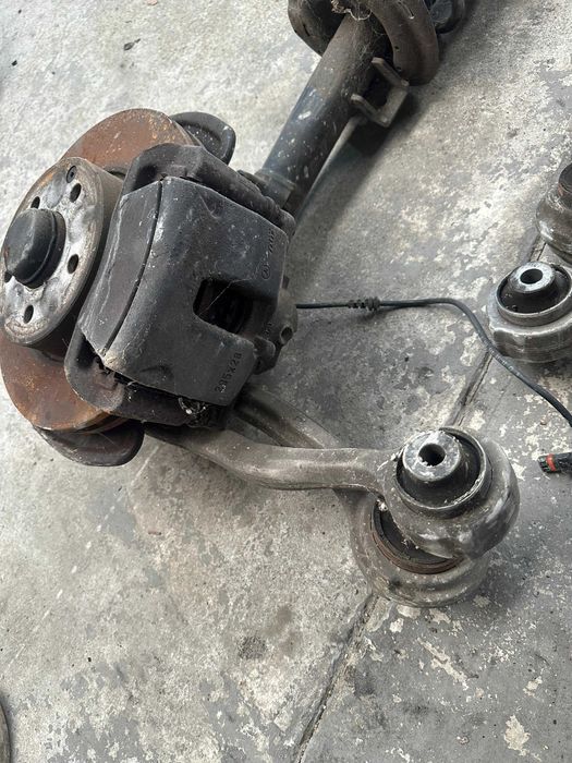 Manga Eixo E Suspensão Completa Mercedes-Benz W204 (8200198016)