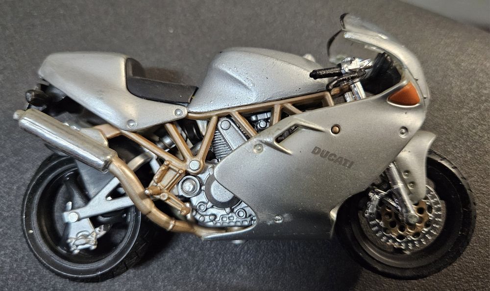 Miniatura moto Ducati Supersport 900
