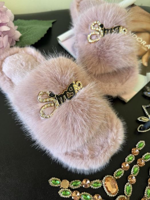 Пухнасті домашні капці