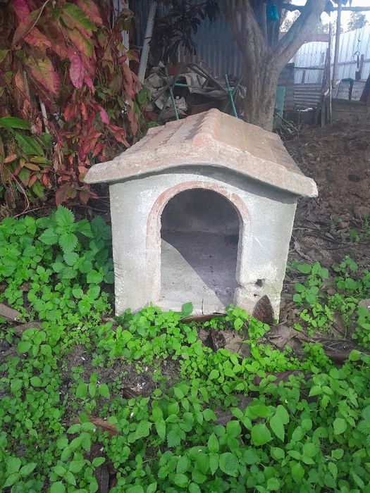 Vende-se casota para cão