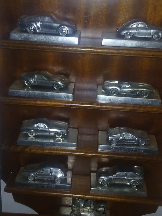 Coleção 12 carro de estranho edição limitada