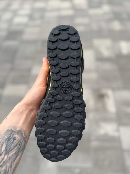 Продам кроссовки Stone Island оригінал.