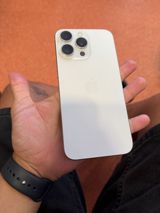 Iphone 15 pro max sem detalhes