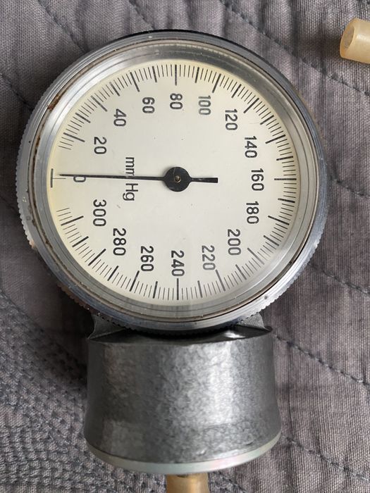 Манометры три штуки